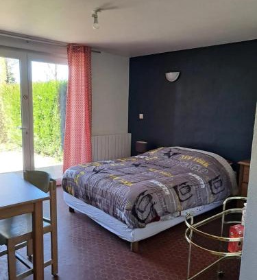 Treignac Apartment | Studio charmant à Treignac avec terrasse de 22 m²