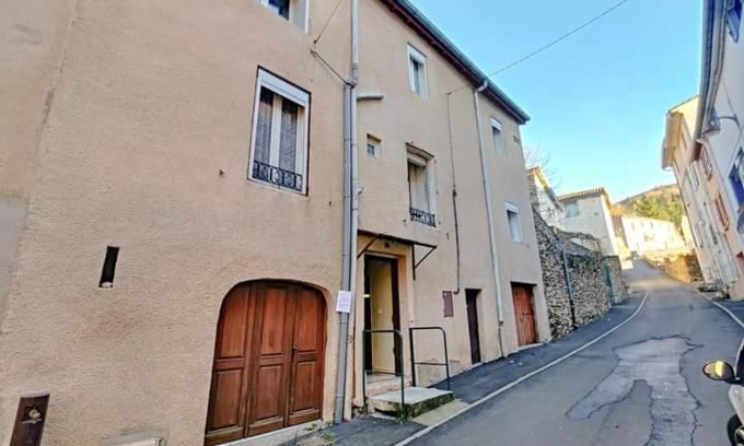 St Gervais sur Mare Apartment | Studio chemin compostelle