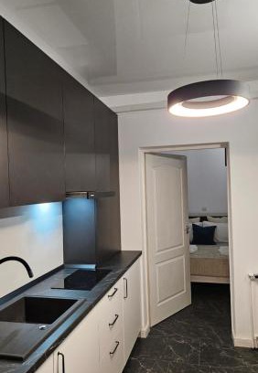 Craiova Apartment | Studio Chic, Rezerva acum! Central, cafea, ceai, apa, parcare publica gratuita, baie cu cabina si cada