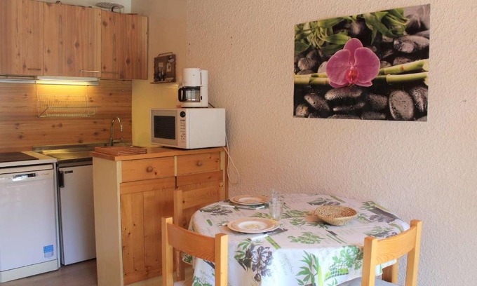 Les Claux Apartment | Studio cosy à Vars Les Claux, accès direct aux pistes, balcon sud - FR-1-330B-131