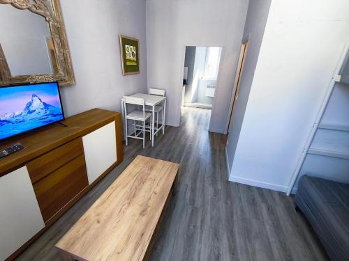 Carhaix-Plouguer Apartment | Studio Cozy Centre