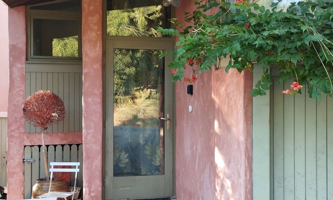 Valaurie Apartment | Studio Dans un Village Médiéval de la Drôme Provençale