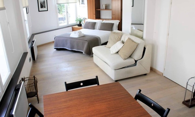 Pigalle Apartment | Studio des Abbesses