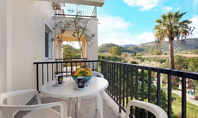 Limni Keri Apartment | Studio "Dolphin Studio 7" with Private Balcony, Shared Garden & Wi-Fi