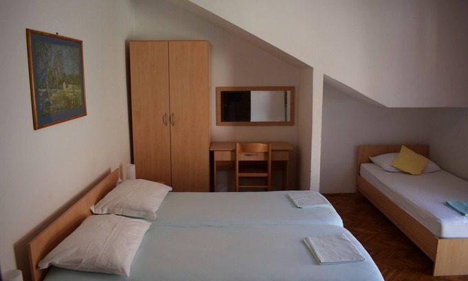 Sveti Filip i Jakov Apartment | Studio flat with air-conditioning Sveti Filip i Jakov, Biograd (AS-4299-f)