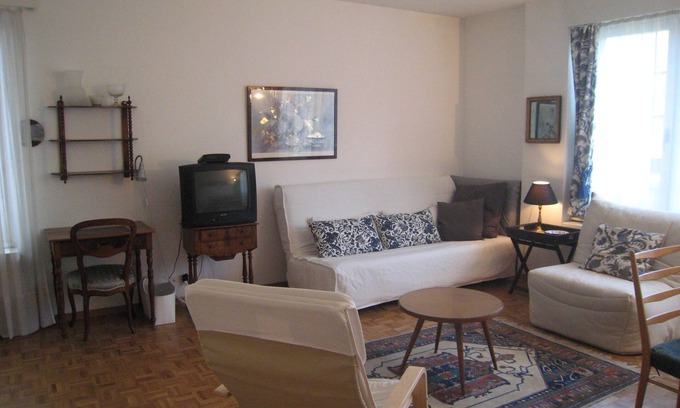 Tour-de-Champel Apartment | Studio flat in a peaceful area with free car park and public transportation