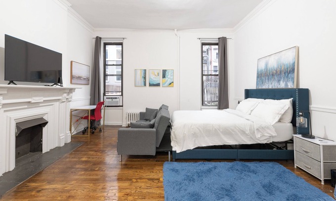 Midtown East Apartment | Studio for 2! Heart of Midtown!