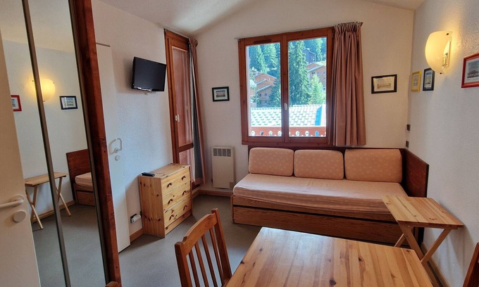 Valfrejus Apartment | Studio for 4 in Valfréjus with WiFi and parking near cable car