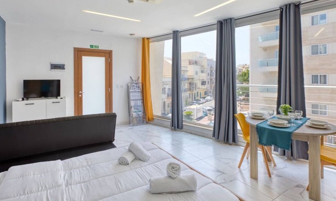 Pieta Apartment | Studio home with sofa bed close to Valletta w/WIFI