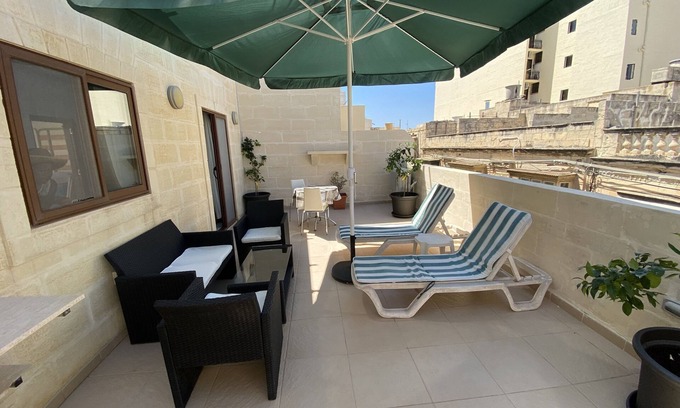 Sliema Apartment | Studio in a House with character