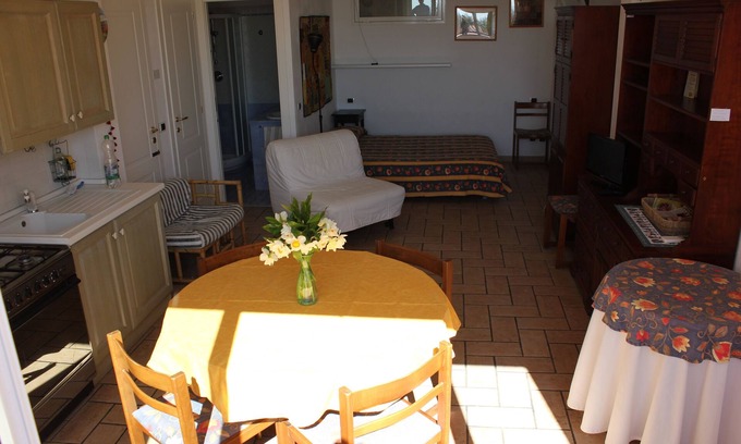Diano Marina Apartment | Studio in bright villa. 650 meters from the sea