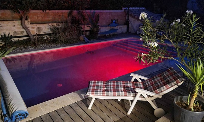 Sussargues Bed & Breakfast | Studio Insolite Gîtes Chez L'habitant