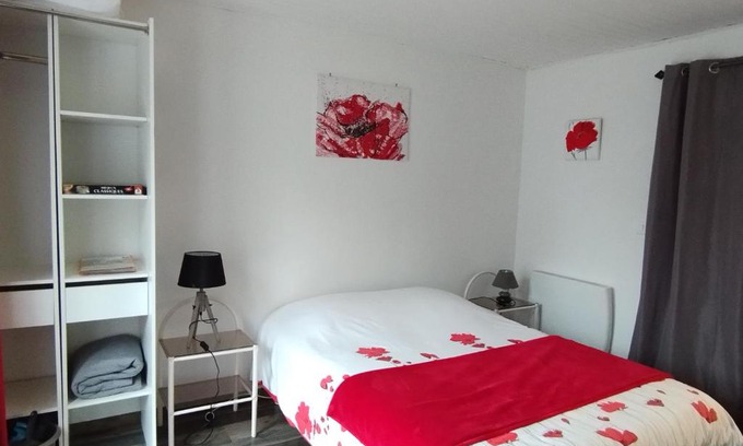 Saint-Romain-sur-Cher Apartment | Studio Les coquelicots