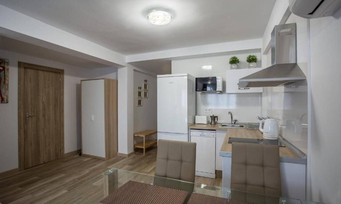 En Corts Apartment | Studio near City of Arts 2
