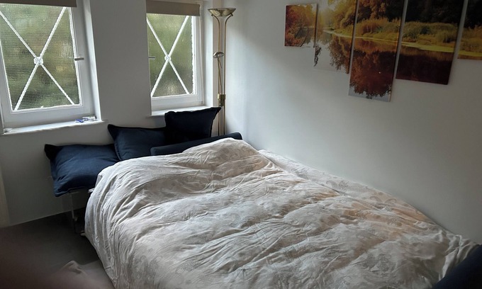 Hoeilaart Apartment | Studio next to train station near Brussels - in nature yet close to city center