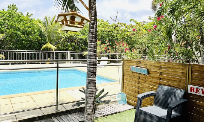 Orient Bay Apartment | Studio ô Soleil, in the heart of Orient Bay Park, on the beach