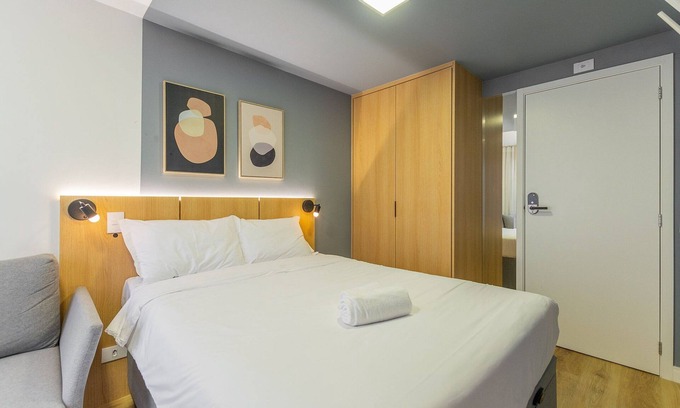 Prado Velho Condo | Studio plus 1 double bed