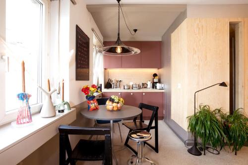 Basel City Centre Apartment | Studio Silver - Central City - Free Parking