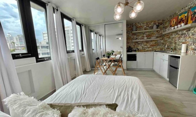 Parque Apartment | Studio Steps From The Beach @Condado