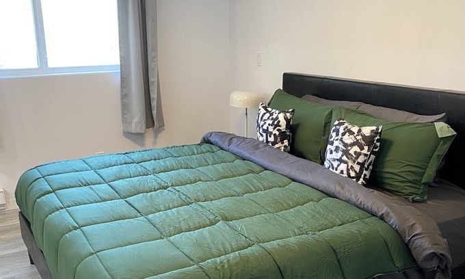 Blind Bay Apartment | Studio Suite for 2 Shuswap Views King Bd Semi-Lakefront Beach Laundry