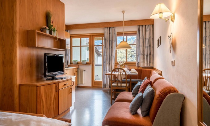 Parcines Apartment | Studio 'Taufner Apartment A 105' with Mountain View, Garden & Wi-Fi