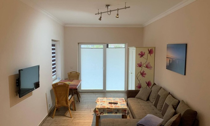 Klein Nemerow Apartment | Studio 'Tollense Hus - Rechts' with Shared Terrace and Wi-Fi