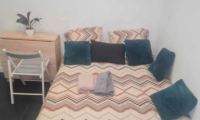 Maurepas Apartment | Studio Tranquille. Independence, brand new, fully equipped, quiet, practical.