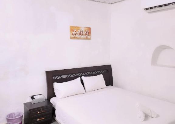 Al Ain House | Studio type room in villa