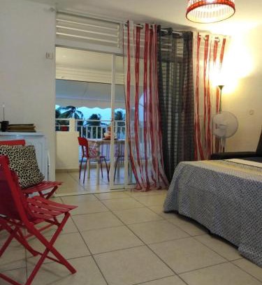 Le Moule Apartment | STUDIO VUE SUR MER