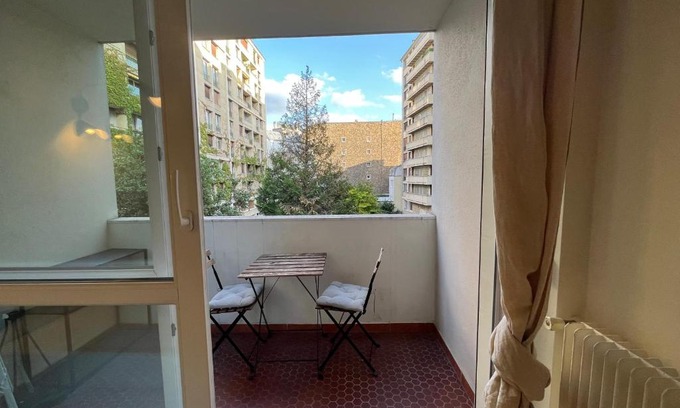 Passy Apartment | Studio with Balcony 800m to Trocadéro and Tour Eiffel