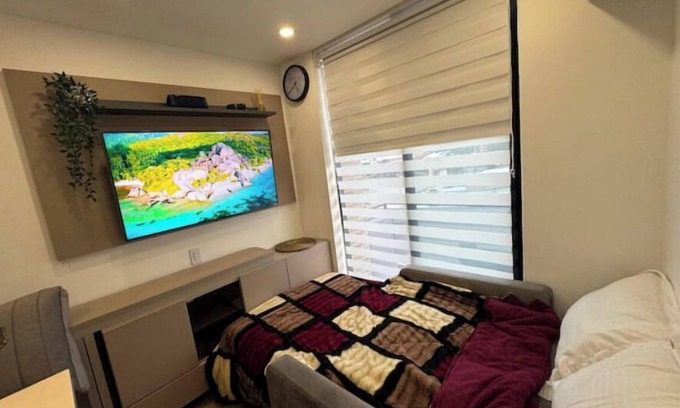 San Patricio Apartment | Studio with balcony near Unicentro-FAST WIFI!