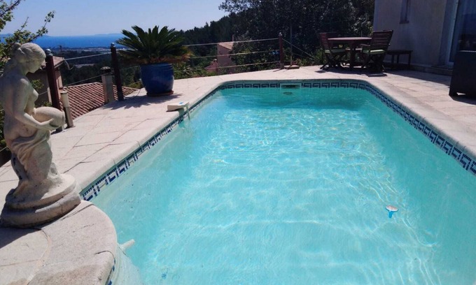 Hyeres Apartment | Studio with pool 5 minutes from Hyères beaches. Extraordinary view!
