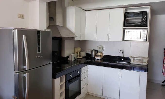San Isidro Apartment | Study in San Isidro, El Olivar Park - cleaning and internet included