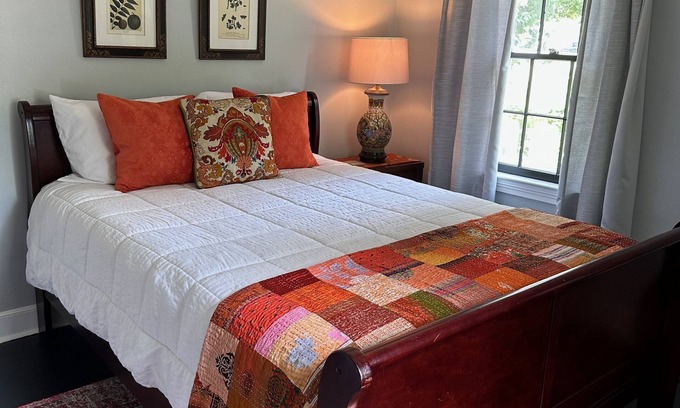 North Charleston House | Stunning 1950's Bungalow in North Charleston!