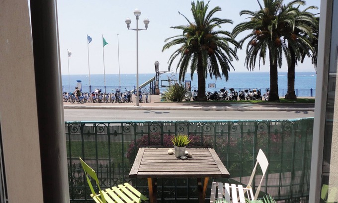 Old Town Apartment | Stunning 2-bed Apartment, Spectacular Sea Views, 150m from beach