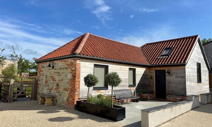 West Knoyle Cottage | Stunning 2 Bed High Spec Country Cottage - v quiet