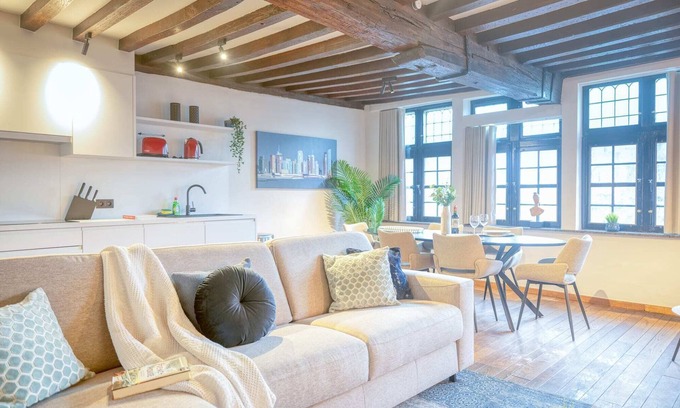Patershol Apartment | Stunning 2-BR Apt in Ghent