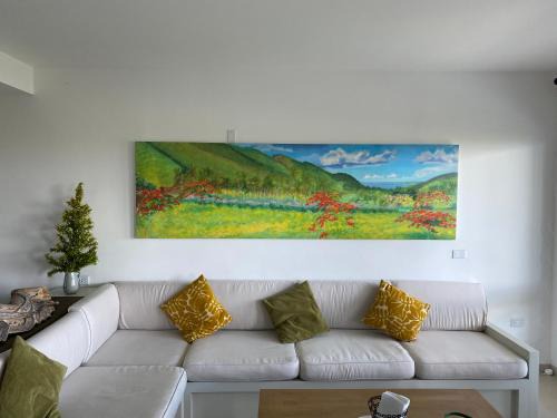 Lower Prince's Quarter Apartment | Stunning 2 brm designer View condo in Maho