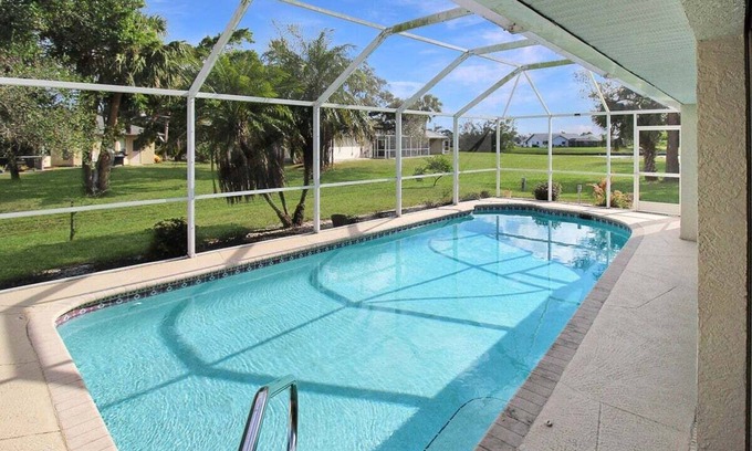 Deep Creek House | Stunning 3/2 pool home in the heart of Punta Gorda - Pelican Poolside