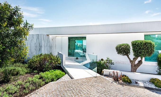 Luz Villa | Stunning 4 plus 1 bed villa with sea view - L805 - Praia da Luz, Algarve