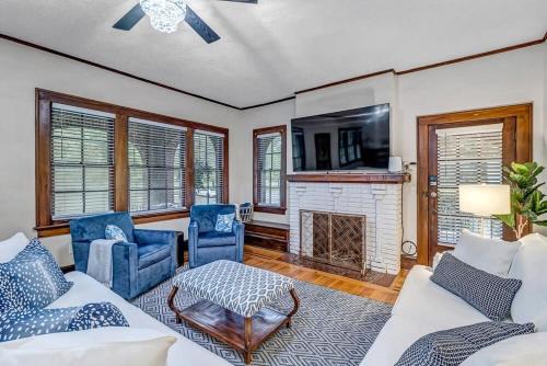 Riverside House | Stunning and Cozy 4BR in Historic Avondale