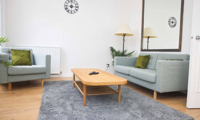 Green Street East Apartment | Stunning Brand new 2 bed central London Property