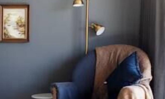 Warrnambool House | Stunning couples getaway - Outdoor cinema, baths and fire