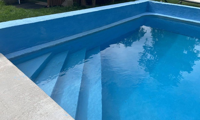 Kvasiny Villa | Stunning private villa for 10 guests with WIFI, private pool, hot tub, TV, patio and pets allowed