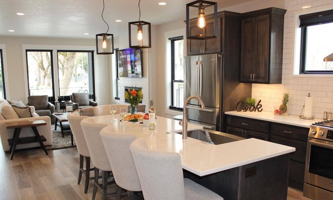 Garden District House | Stunning Downtown Home on Sherman Ave