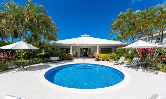 Gibbes House | Stunning Family Villa with Private Pool Near Beach - Gibbs Glade Villa