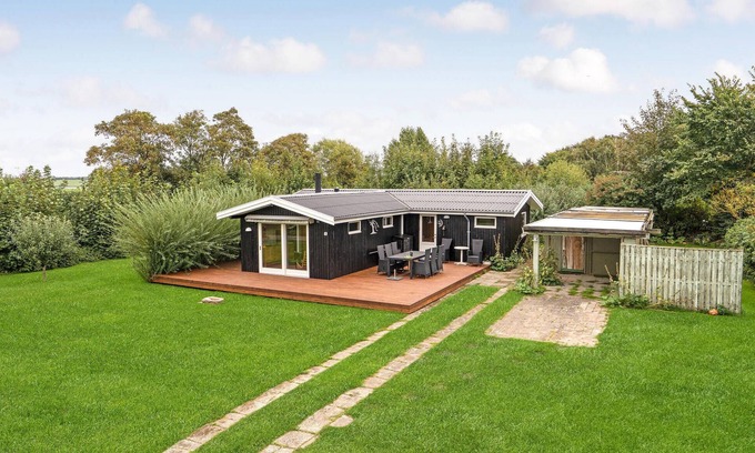 Assens House | Stunning home in Assens with kitchen