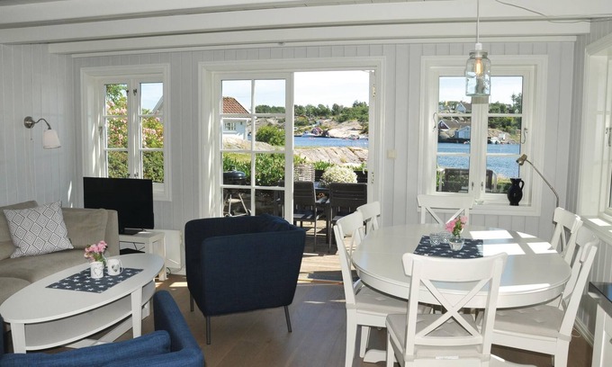 Flekkerøy House | Stunning home in Flekkerøy with kitchen