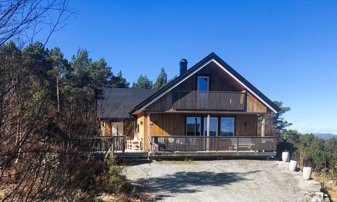 Agdenes House | Stunning home in Lensvik with WiFi