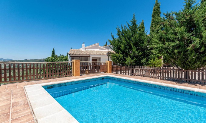 Montefrio House | Stunning home in Montefrio with kitchen